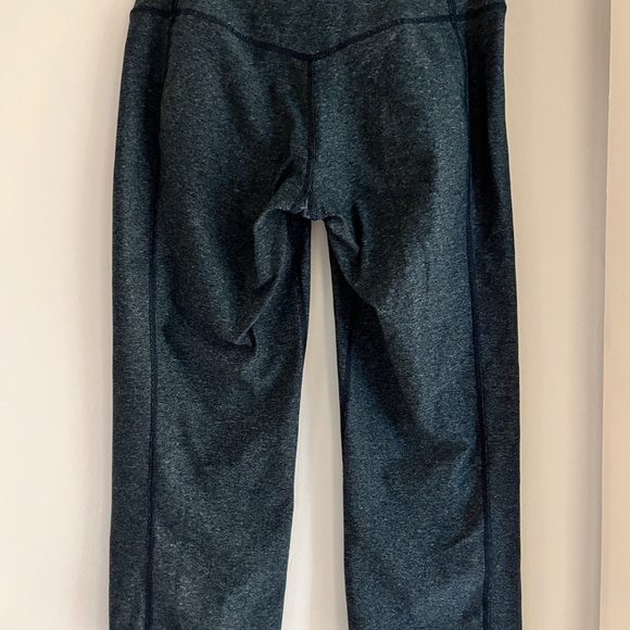 Nike Dri-Fit Workout Capri Leggings - Picture 2 of 3